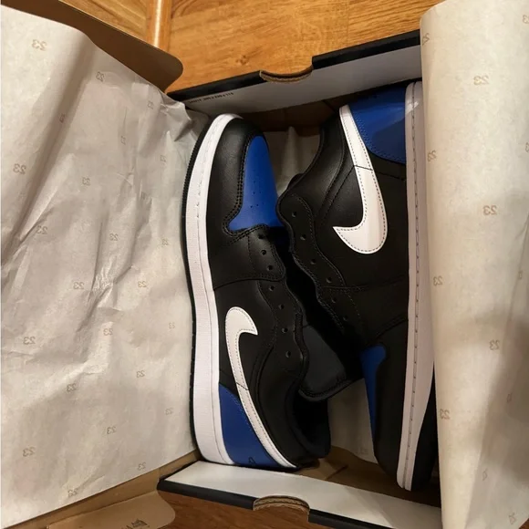 NEW Nike Air Jordan 1 low Black/Royal - Picture 3 of 9